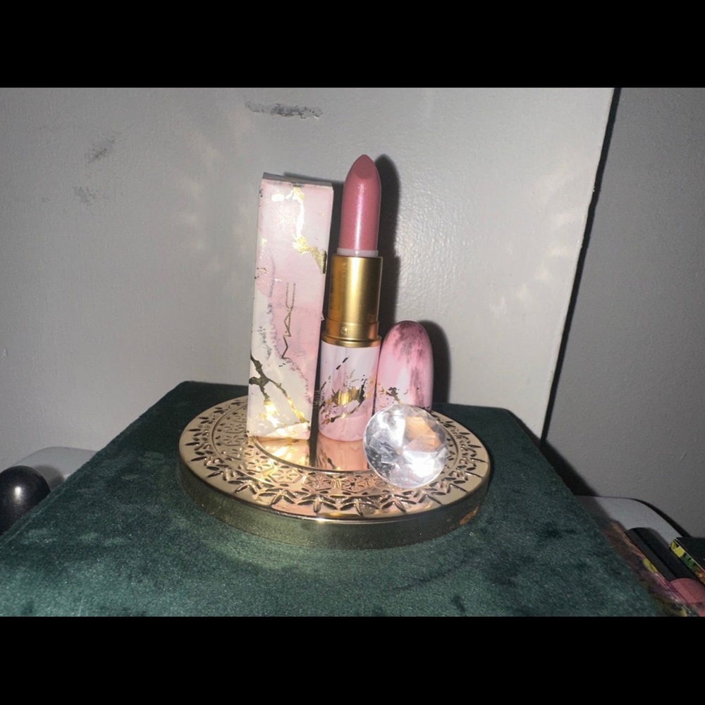 MAC Let’s Mesa Around Lustre Lipstick